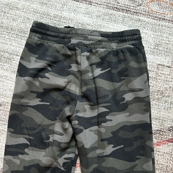Wild Fable Green Camo High Rise Waist Fleece Sweatpant Jogger Pant Sz Small - Picture 11 of 11
